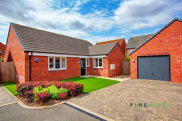 3 Bedroom Detached Bungalow For Sale In Thornfield Place, Clowne, S43