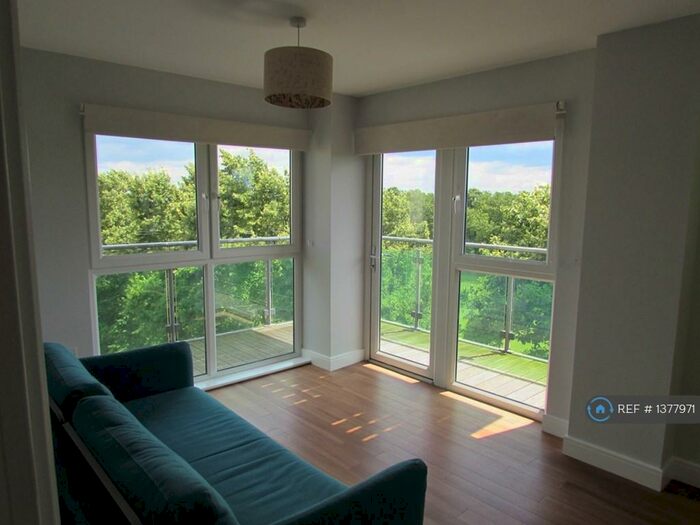 1 Bedroom Flat To Rent In Roehampton House, Dagenham, RM8