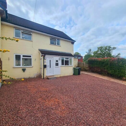 3 Bedroom Semi-Detached House For Sale In Buryfields Estate, Cradley, Malvern, WR13