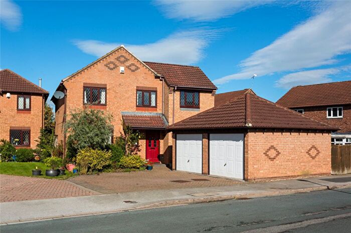 4 Bedroom Detached House For Sale In Middlecroft Drive, Strensall, York, North Yorkshire, YO32