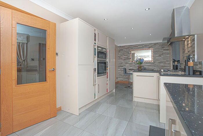 4 Bedroom Detached House For Sale In The Beeches, Lochgelly, KY5