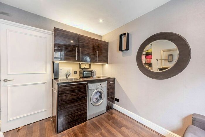Studio For Sale In Winchester Street, Pimlico, London, SW1V