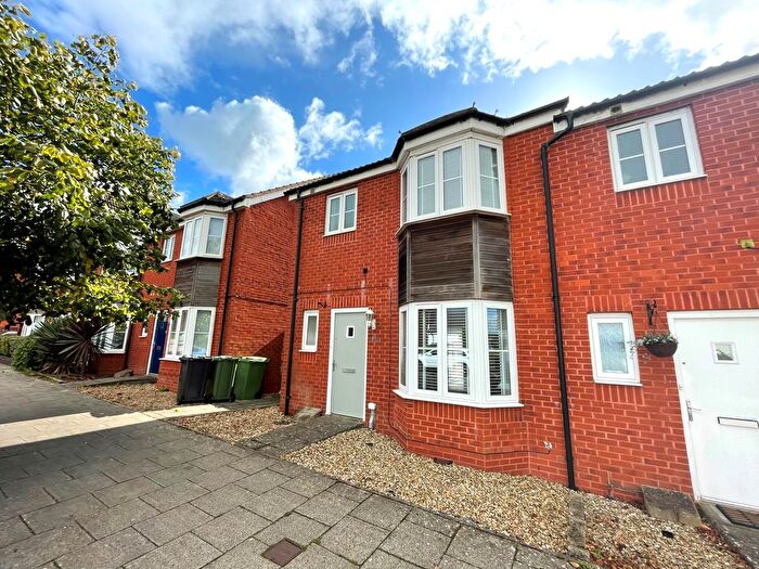 3 Bedroom End Of Terrace House To Rent In River Plate Road, Exeter, EX2