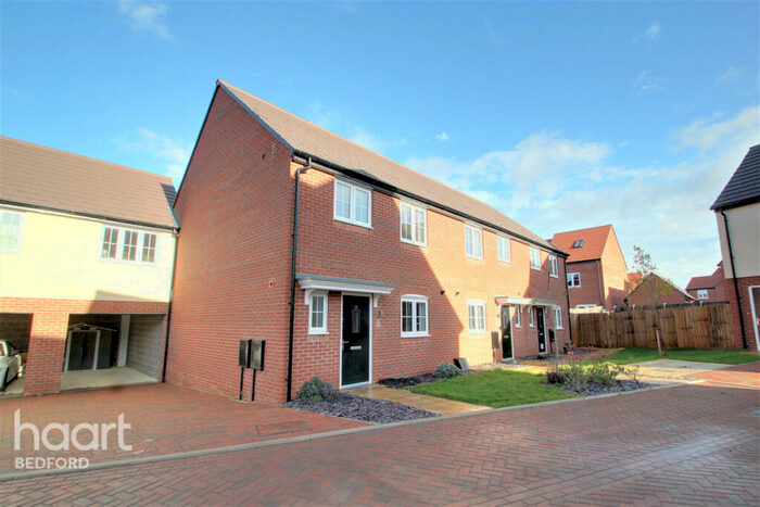 3 Bedroom End Of Terrace House For Sale In Mandarin Mead, Bedford, MK40