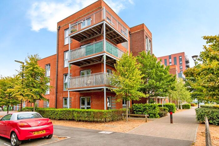 3 Bedroom Flat For Sale In Meridian Way, Southampton, Hampshire, SO14