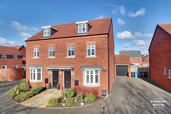 3 Bedroom Semi-Detached House For Sale In Caswell Road, Lichfield, WS13