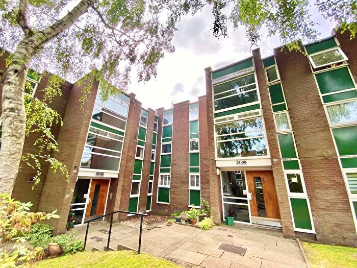 2 Bedroom Flat To Rent In Ashfell Court, Manchester, M21