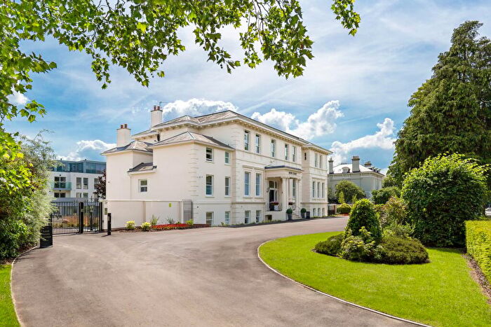 2 Bedroom Apartment For Sale In Lansdown Road, Cheltenham, GL50