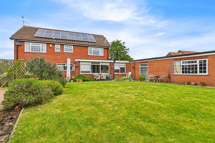 5 Bedroom Detached House For Sale In Woodhill Road, Collingham, NG23