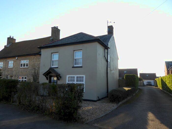 3 Bedroom Cottage To Rent In High Street, Hanslope, MK19