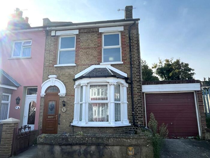 3 Bedroom End Of Terrace House To Rent In Canterbury Road, Gravesend, DA12
