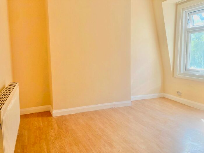 2 Bedroom Flat To Rent In Morning Lane, Hackney, E9
