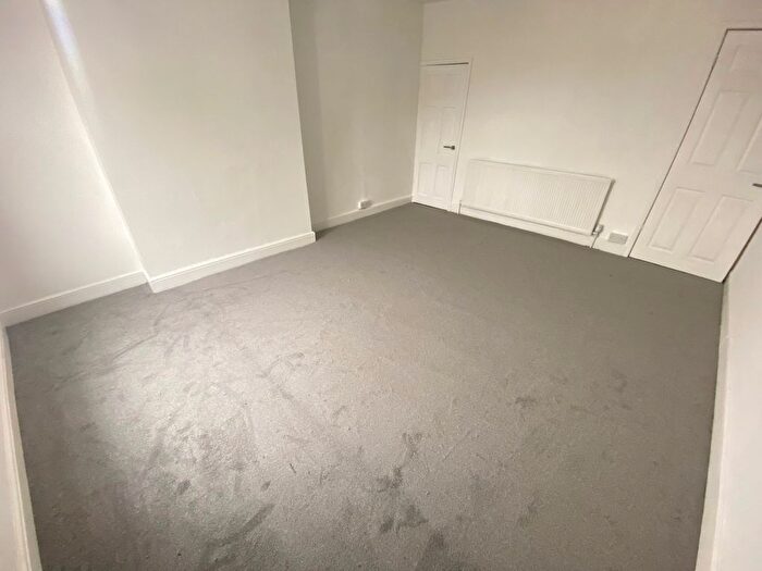 3 Bedroom End Of Terrace House To Rent In Cotmanhay Road, Ilkeston, DE7