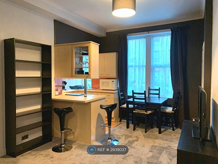 1 Bedroom Flat To Rent In Yeaman Place, Edinburgh, EH11