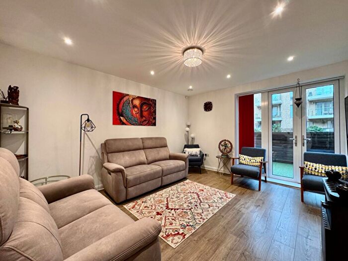 3 Bedroom Duplex For Sale In Coxwell Boulevard, London, NW9