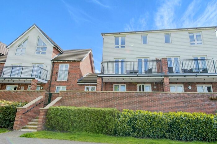 5 Bedroom Detached House To Rent In Riverside Way, Castleford, West Yorkshire, WF10