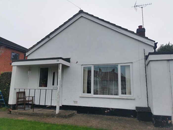3 Bedroom Bungalow To Rent In Hill Street, Stapenhill, DE15