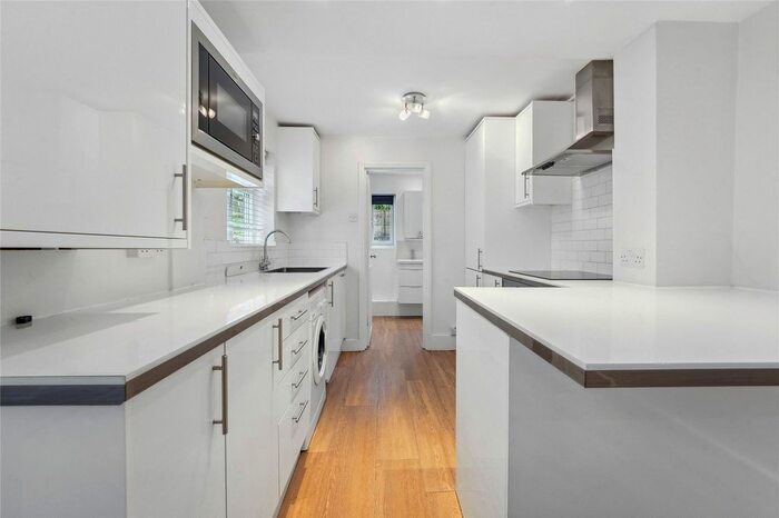 2 Bedroom Flat To Rent In Linver Road, London, SW6