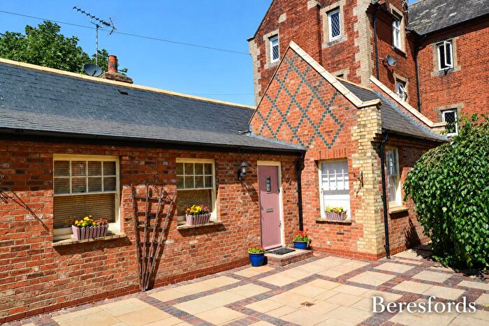 3 Bedroom Semi-Detached House To Rent In The Close, CM6