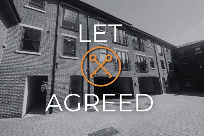 2 Bedroom Flat To Rent In Old Brewery Lane, Swindon, SN1