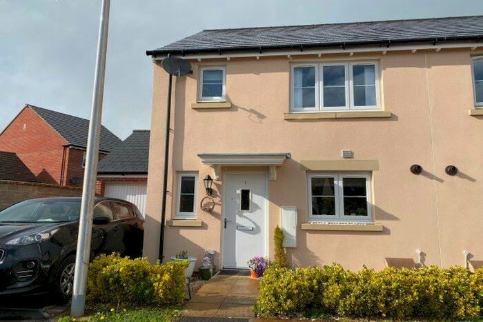 3 Bedroom Terraced House To Rent In Bovey Tracey, Newton Abbot, TQ13
