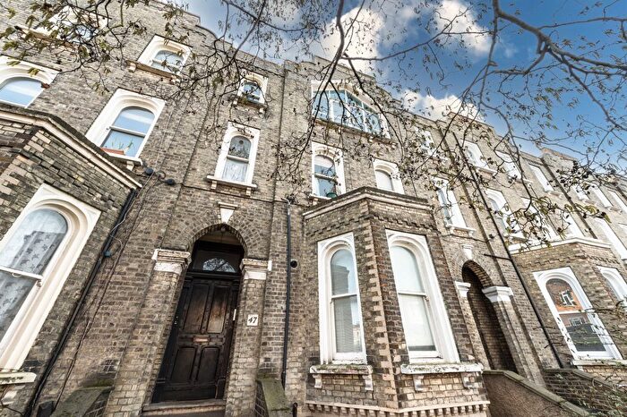 2 Bedroom Flat To Rent In Uxbridge Road, London, W12