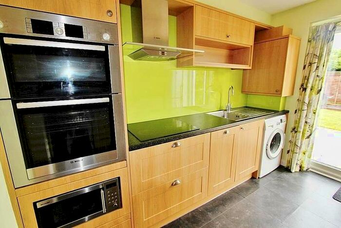 2 Bedroom Flat To Rent In Keats Close, Chigwell, IG7
