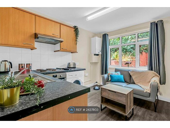 1 Bedroom Flat To Rent In Ash Road, Leeds, LS6