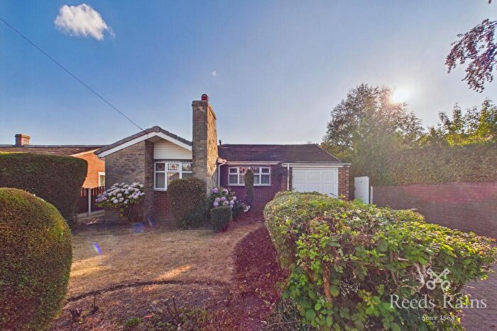 3 Bedroom Bungalow For Sale In Rotherhill Close, Rotherham, South Yorkshire, S65