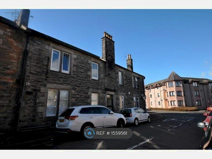 2 Bedroom Flat To Rent In Ronald Place, Stirling, FK8
