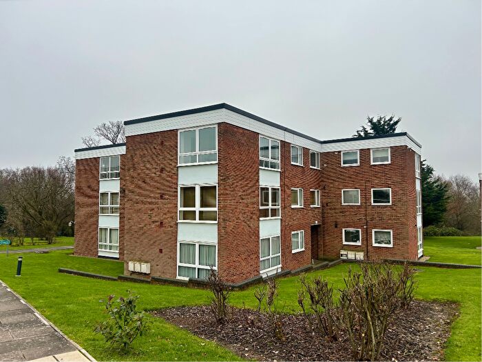 2 Bedroom Flat To Rent In Bembridge Gardens, Ruislip, Middlesex, HA4