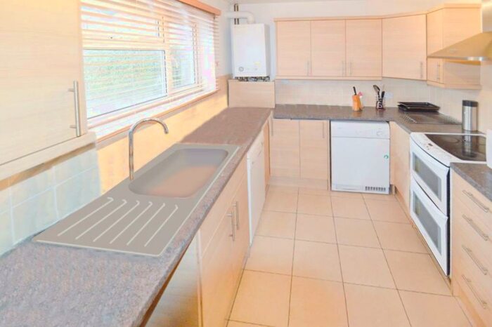 4 Bedroom Property To Rent In Deerswood Avenue, AL10