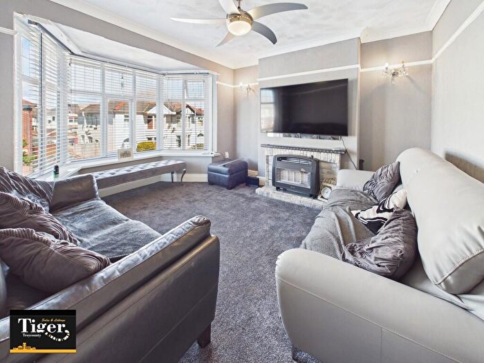 3 Bedroom Apartment To Rent In Kenilworth Gardens, Blackpool, FY4