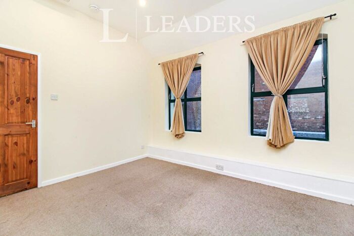 2 Bedroom Semi Detached House To Rent In High Street, High Street, B61