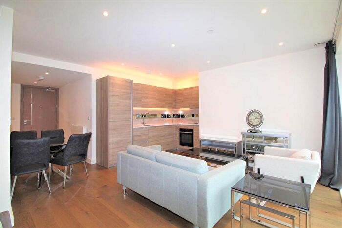 Apartment To Rent In Duke Of Wellington Avenue, SE18