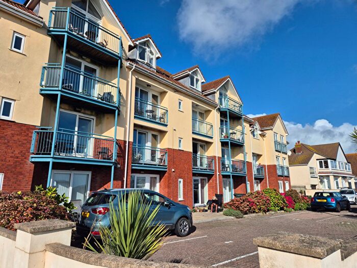 2 Bedroom Flat To Rent In Marine Drive, Paignton, TQ3