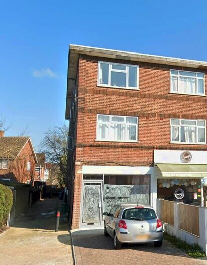 2 Bedroom Flat To Rent In Chingford Mount Road, London, E4