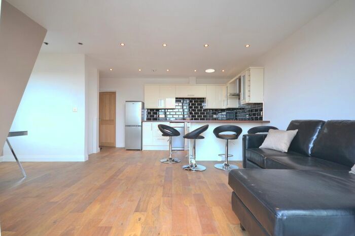 1 Bedroom Flat To Rent In C Bedford Hill, Balham, London, SW12