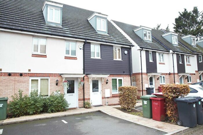 4 Bedroom End Of Terrace House To Rent In Thornhill Court, Langley, SL3