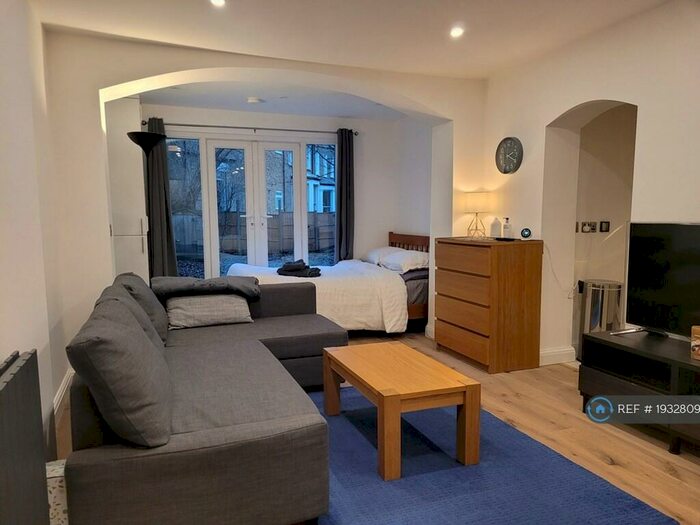 Studio To Rent In London, London, NW3