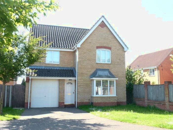 3 Bedroom Detached House To Rent In Woking, GU22