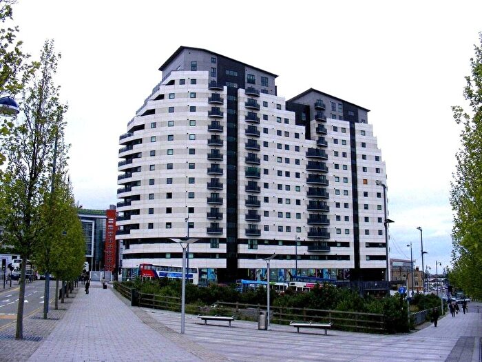 2 Bedroom Flat To Rent In Masshouse Plaza, Birmingham, West Midlands, B5