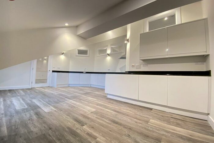 2 Bedroom Apartment To Rent In Wella Road, Basingstoke, RG22