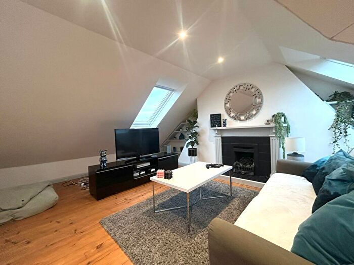 2 Bedroom Maisonette To Rent In Bonhay Road, St Davids, Exeter, EX4