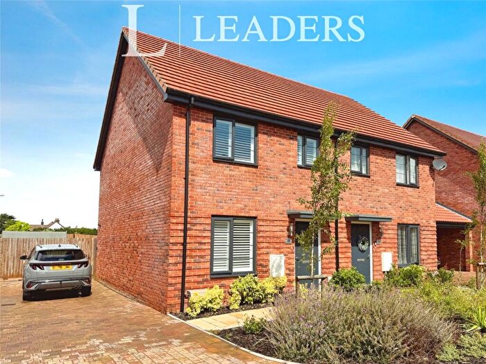 3 Bedroom House For Sale In Oak Tree Drive, Trimley St. Martin, IP11