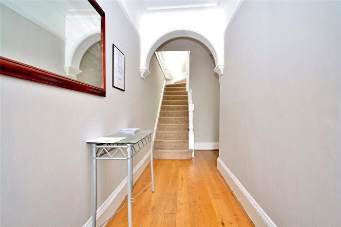 1 Bedroom Apartment To Rent In York Road, Woking, Surrey, GU22