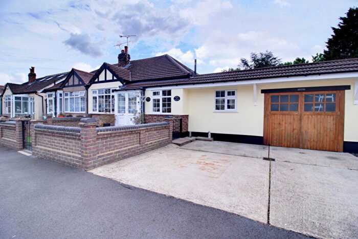 3 Bedroom Semi-Detached Bungalow For Sale In Ingreway, Harold Wood, RM3