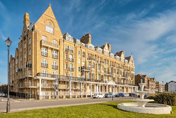 1 Bedroom Flat For Sale In Victoria Parade, Ramsgate, CT11