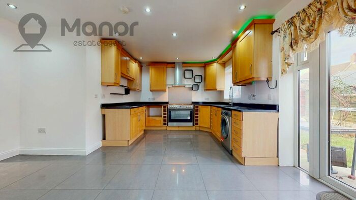 3 Bedroom End Of Terrace House To Rent In Felton Road, Barking, IG11