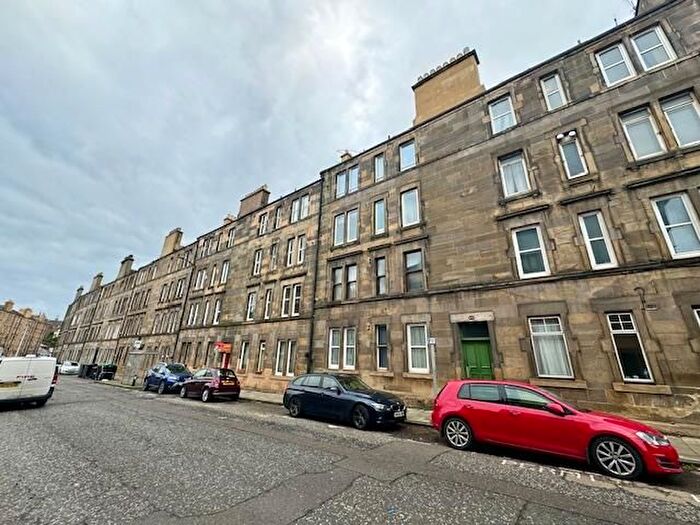1 Bedroom Flat To Rent In /, Broughton Road, Edinburgh, EH7